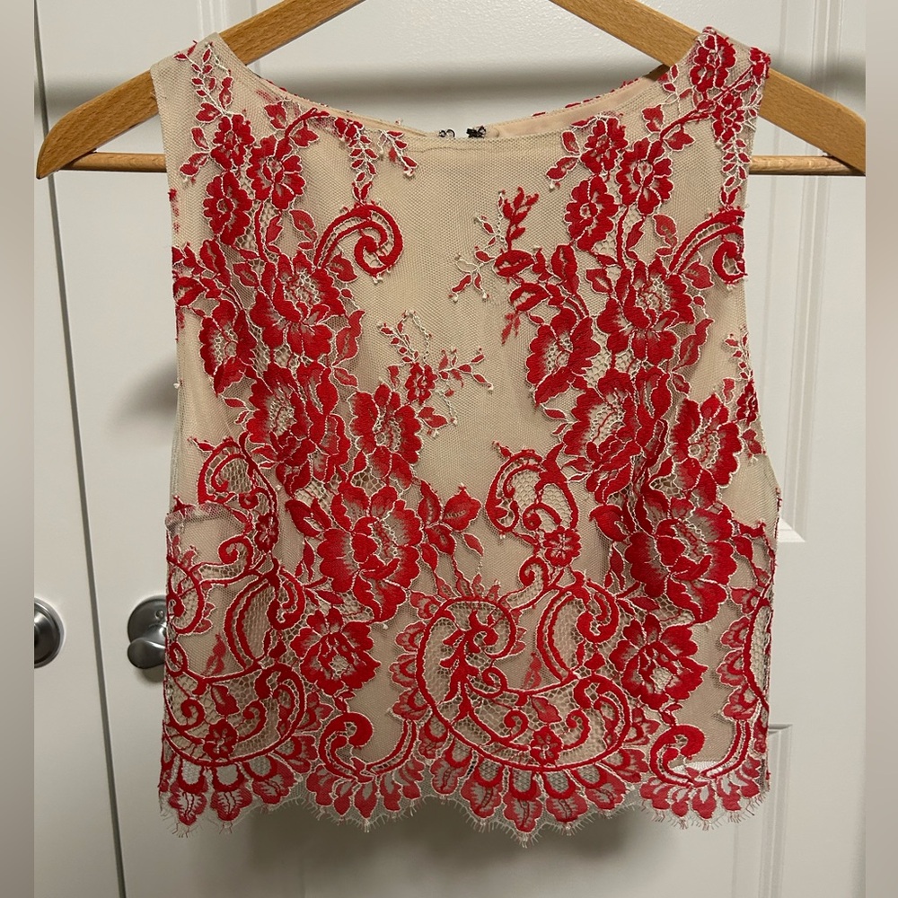 Alice + Olivia Red Floral Lace Cropped Sleeveless Blouse
